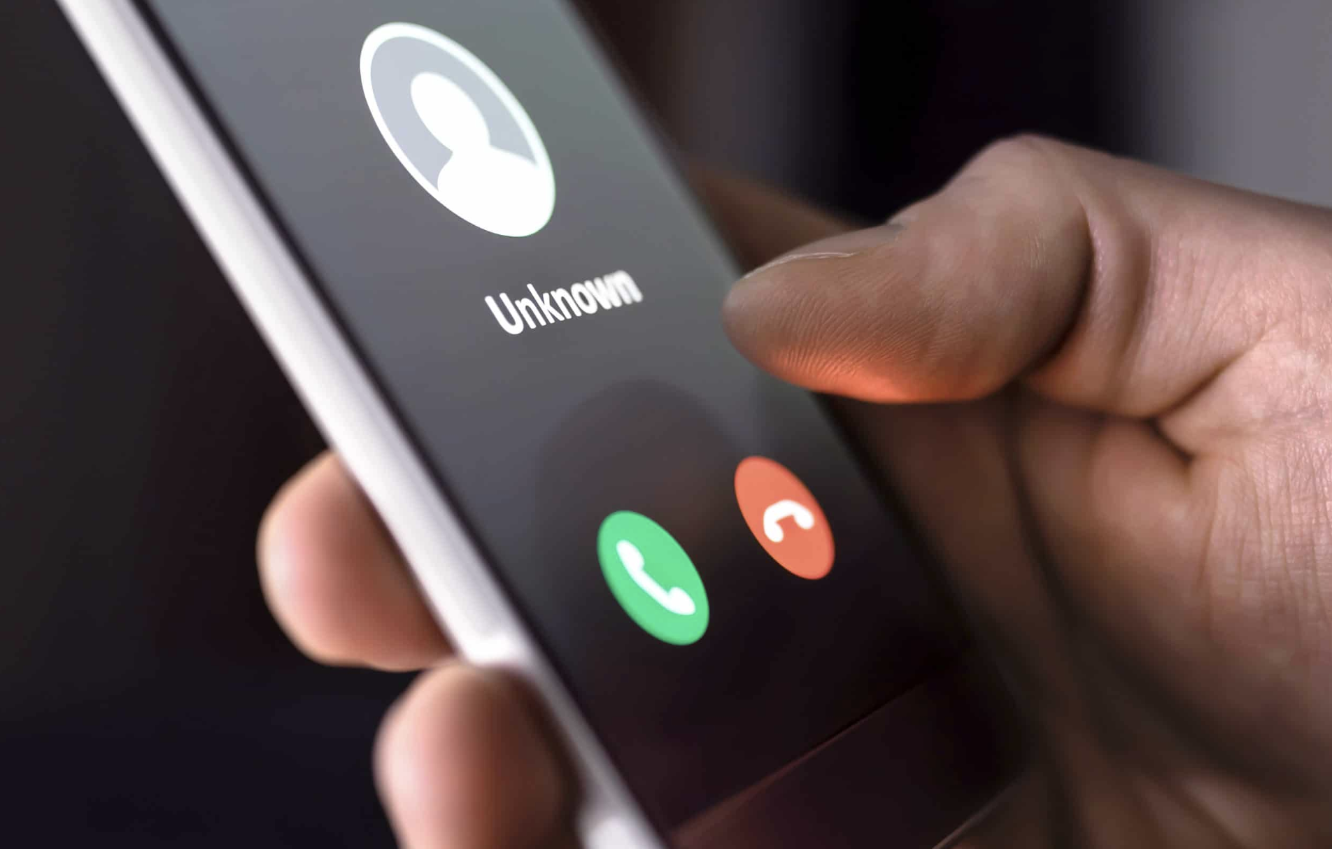 Co grozi za żarty telefoniczne? Przepisy, kary i odpowiedzialność