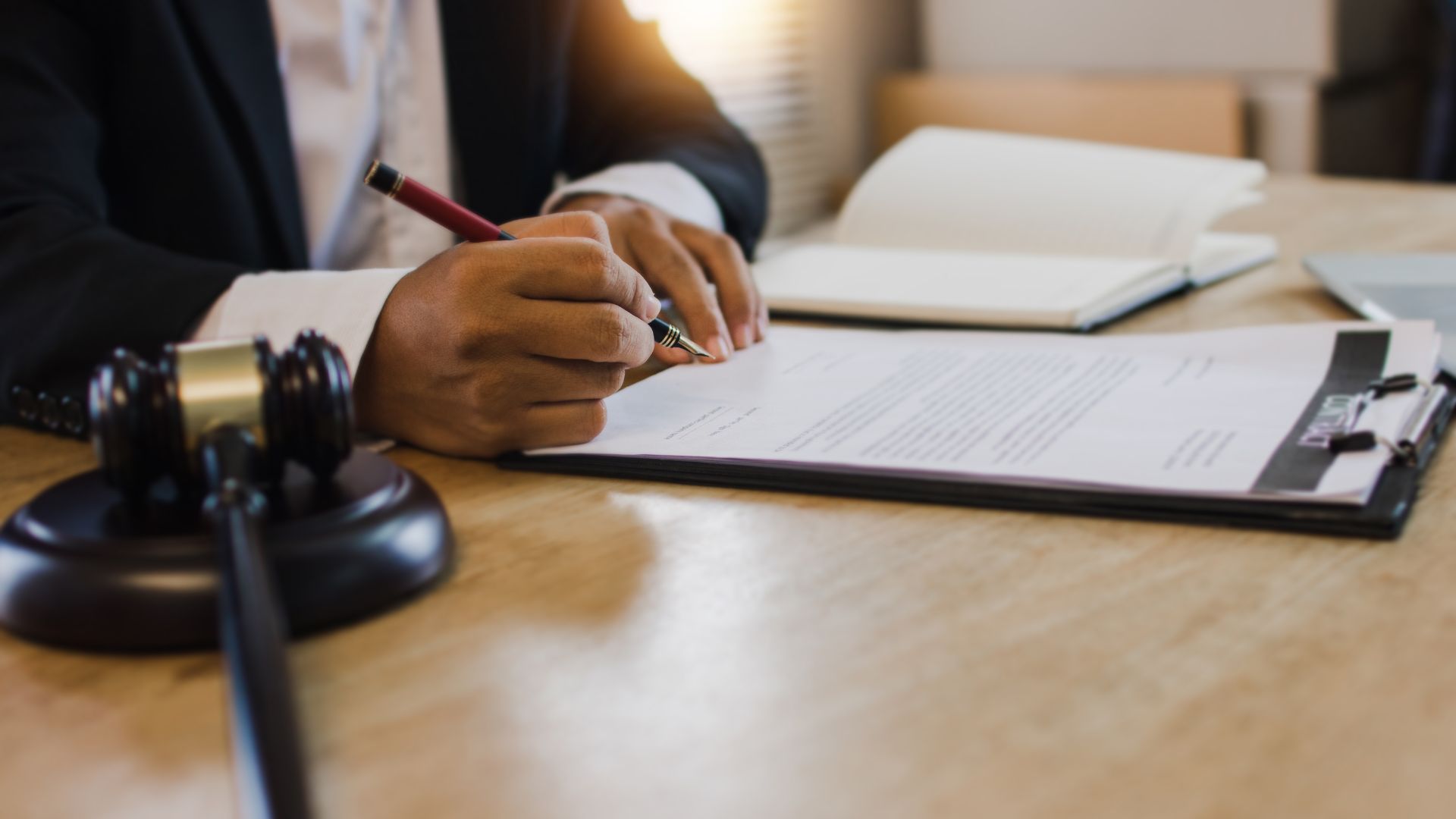 Testament notarialny – dlaczego warto go sporządzić?